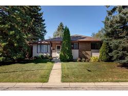 151 Deer Park Place SE Calgary, AB T2J 5L5