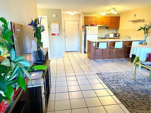 810-221 6 Avenue Se, Calgary, AB - Indoor Photo Showing Kitchen