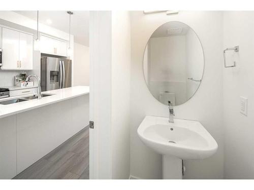 340 Sage Hill Circle Nw, Calgary, AB - Indoor Photo Showing Bathroom