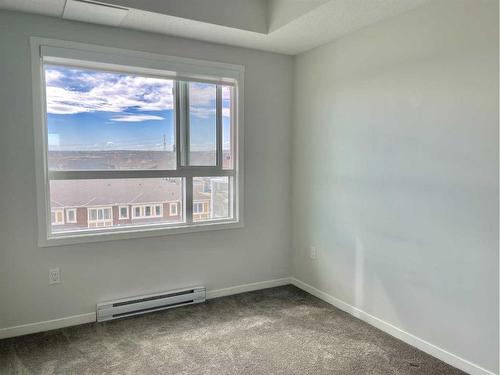 406-40 Carrington Plaza Nw, Calgary, AB - Indoor Photo Showing Other Room