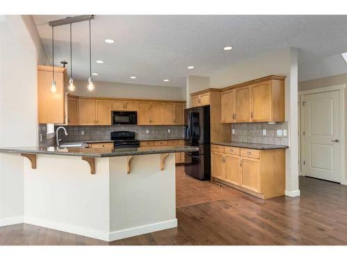 47 Discovery Ridge Circle Sw, Calgary, AB - Indoor Photo Showing Kitchen