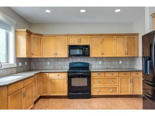 47 Discovery Ridge Circle Sw, Calgary, AB - Indoor Photo Showing Kitchen