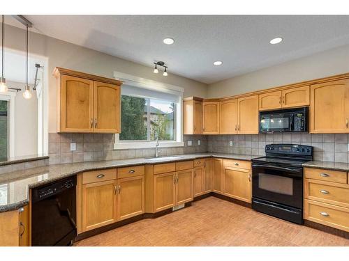 47 Discovery Ridge Circle Sw, Calgary, AB - Indoor Photo Showing Kitchen