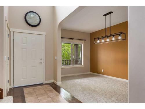 47 Discovery Ridge Circle Sw, Calgary, AB - Indoor Photo Showing Dining Room