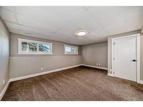 352 Queensland Drive Se, Calgary, AB - Indoor