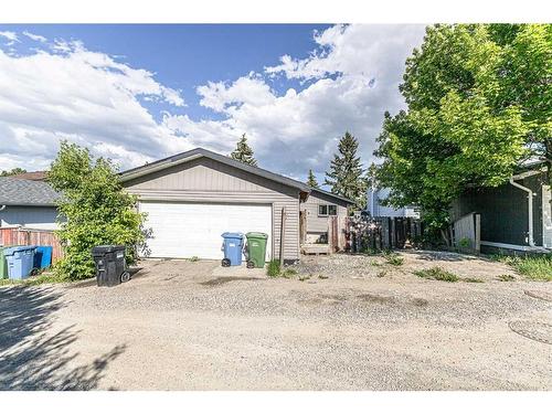 28 Bedford Circle Ne, Calgary, AB - Outdoor With Exterior