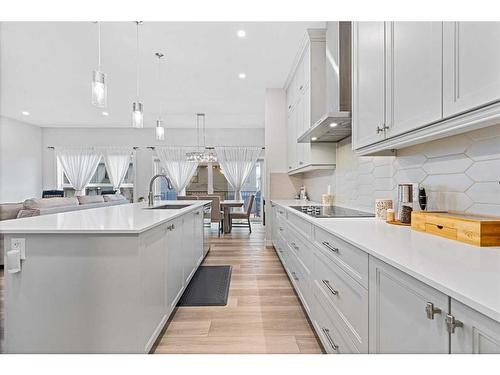 322 Edith Road Nw, Calgary, AB - Indoor Photo Showing Kitchen With Upgraded Kitchen