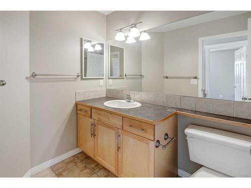 306 Rockyspring Circle Nw, Calgary, AB - Indoor Photo Showing Bathroom