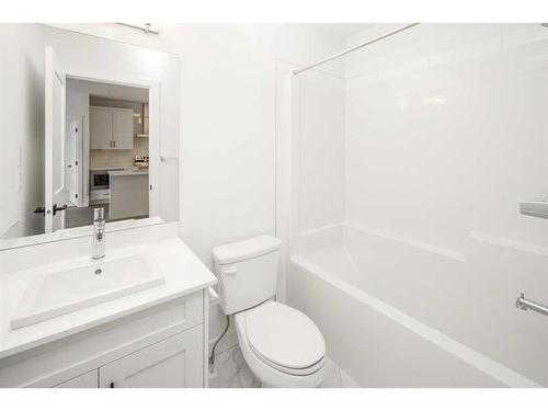 1305-55 Lucas Way Nw, Calgary, AB - Indoor Photo Showing Bathroom