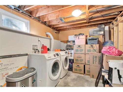 815 Sabrina Road Sw, Calgary, AB - Indoor Photo Showing Laundry Room