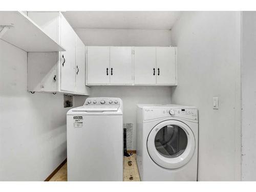 233081 Glenmore View Road, Rural Rocky View County, AB - Indoor Photo Showing Laundry Room