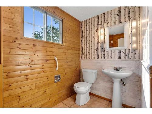 233081 Glenmore View Road, Rural Rocky View County, AB - Indoor Photo Showing Bathroom