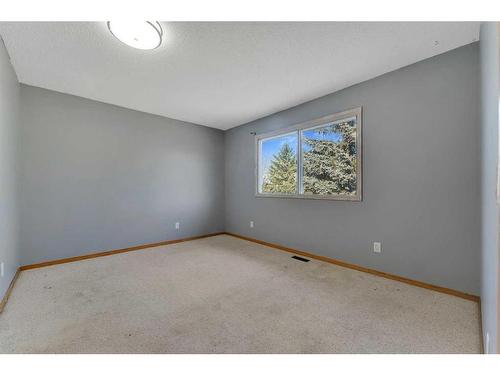 233081 Glenmore View Road, Rural Rocky View County, AB - Indoor Photo Showing Other Room