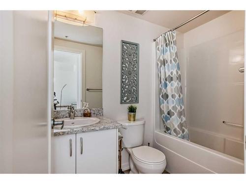 1507-450 8 Avenue Se, Calgary, AB - Indoor Photo Showing Bathroom