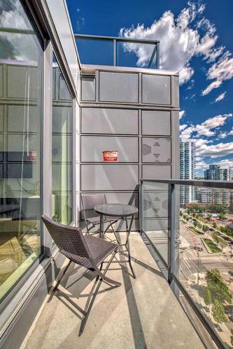 1507-450 8 Avenue Se, Calgary, AB - Outdoor