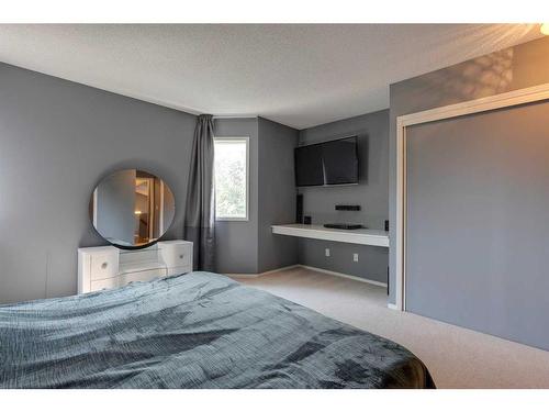 3 Macewan Meadow Rise Nw, Calgary, AB - Indoor Photo Showing Bedroom