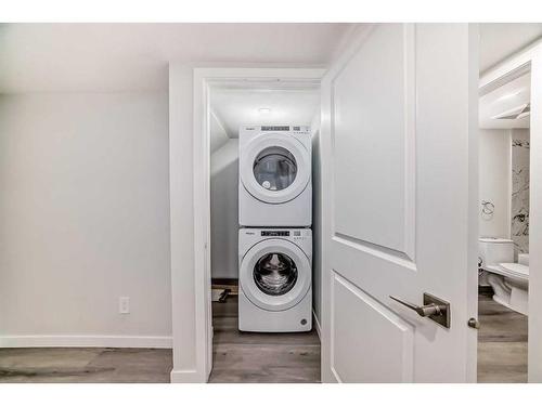 20 Creekstone Drive Sw, Calgary, AB - Indoor Photo Showing Laundry Room