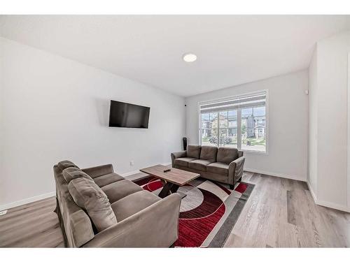 20 Creekstone Drive Sw, Calgary, AB - Indoor Photo Showing Living Room