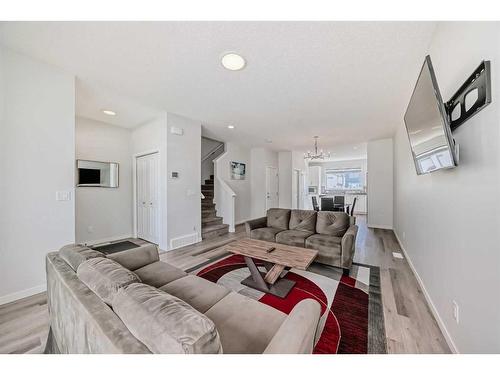 20 Creekstone Drive Sw, Calgary, AB - Indoor Photo Showing Living Room