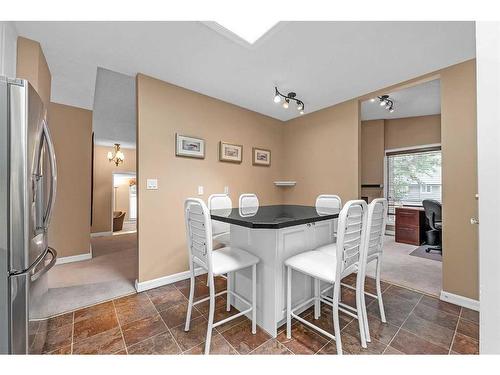 13907 Deer Ridge Drive Se, Calgary, AB - Indoor Photo Showing Dining Room