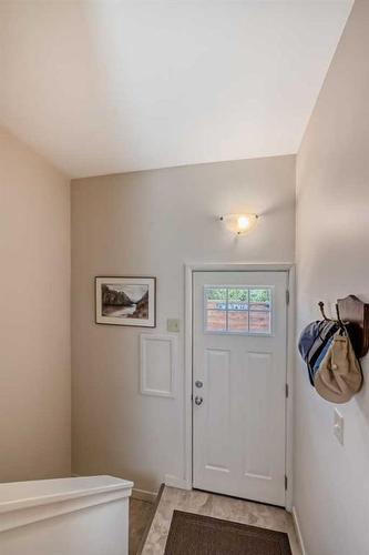 1336 / 1338 Rosehill Drive Nw, Calgary, AB - Indoor Photo Showing Other Room