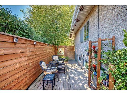 1336 / 1338 Rosehill Drive Nw, Calgary, AB - Outdoor With Exterior