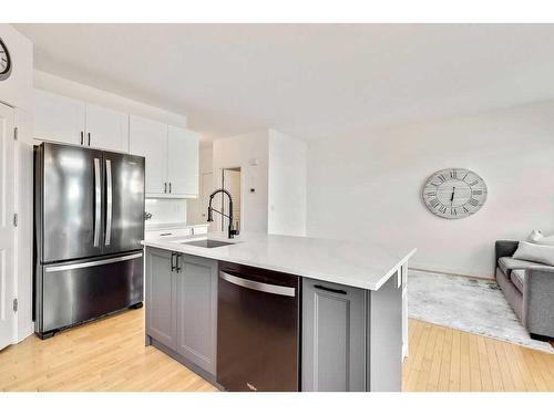 209 Rockyspring Grove Nw, Calgary, AB - Indoor Photo Showing Kitchen