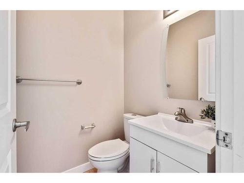 209 Rockyspring Grove Nw, Calgary, AB - Indoor Photo Showing Bathroom