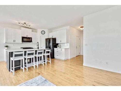 209 Rockyspring Grove Nw, Calgary, AB - Indoor Photo Showing Kitchen