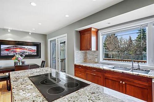 4012 Chatham Place Nw, Calgary, AB - Indoor Photo Showing Kitchen With Double Sink