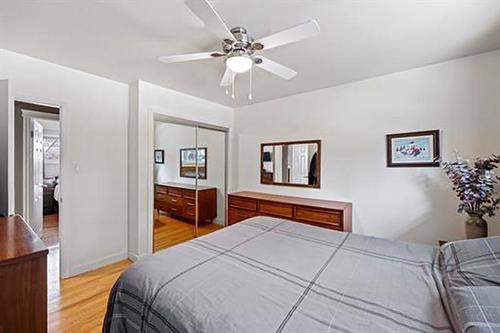 4012 Chatham Place Nw, Calgary, AB - Indoor Photo Showing Bedroom