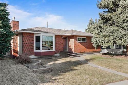 4012 Chatham Place Nw, Calgary, AB - Outdoor