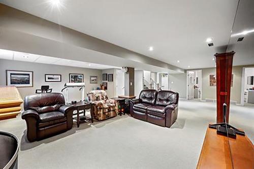 4012 Chatham Place Nw, Calgary, AB - Indoor