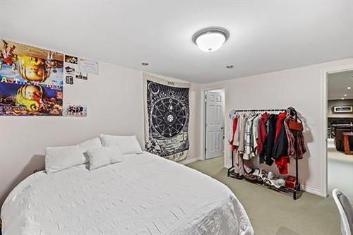 4012 Chatham Place Nw, Calgary, AB - Indoor Photo Showing Bedroom