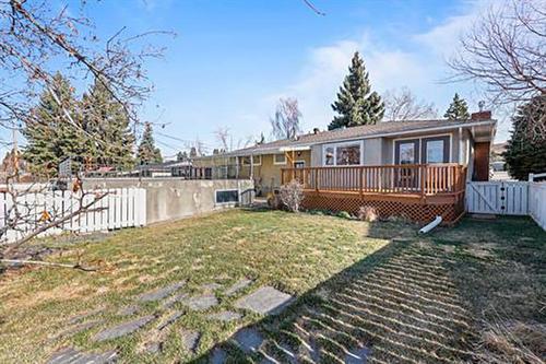 4012 Chatham Place Nw, Calgary, AB - Outdoor With Deck Patio Veranda