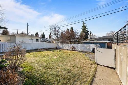 4012 Chatham Place Nw, Calgary, AB - Outdoor