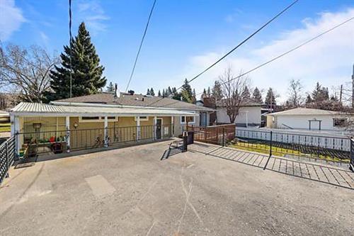 4012 Chatham Place Nw, Calgary, AB - Outdoor