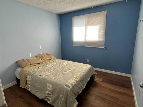 39 Templeton Bay Ne, Calgary, AB - Indoor Photo Showing Bedroom