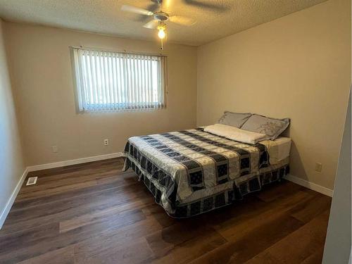 39 Templeton Bay Ne, Calgary, AB - Indoor Photo Showing Bedroom