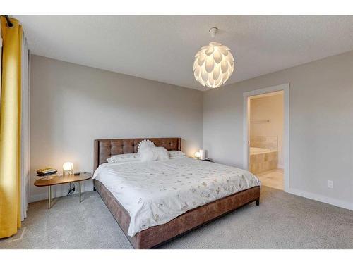 202 Auburn Sound Manor Se, Calgary, AB - Indoor Photo Showing Bedroom