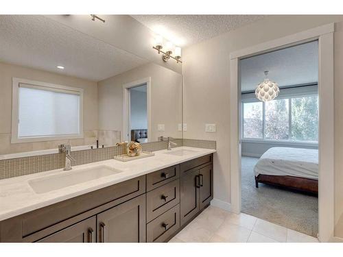 202 Auburn Sound Manor Se, Calgary, AB - Indoor Photo Showing Bathroom