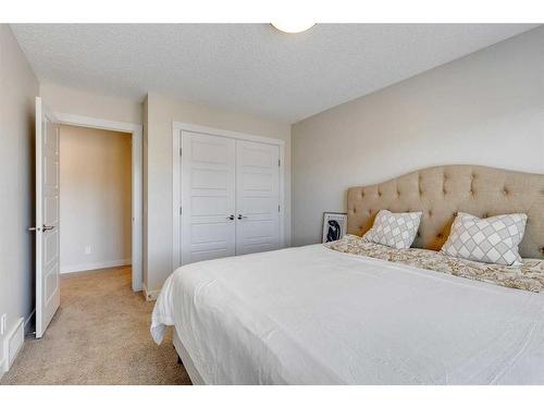 202 Auburn Sound Manor Se, Calgary, AB - Indoor Photo Showing Bedroom