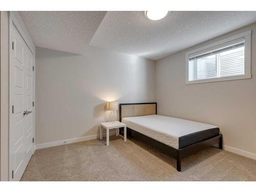 202 Auburn Sound Manor Se, Calgary, AB - Indoor Photo Showing Bedroom