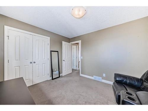 607 Hamptons Place Se, High River, AB - Indoor