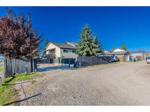 3711 44 Avenue Ne, Calgary, AB - Outdoor