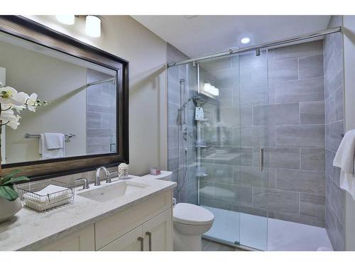 39 Prairie Smoke Rise, Rural Rocky View County, AB - Indoor Photo Showing Bathroom