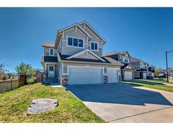 9 Sherwood Street NW Calgary, AB T3R 0P2