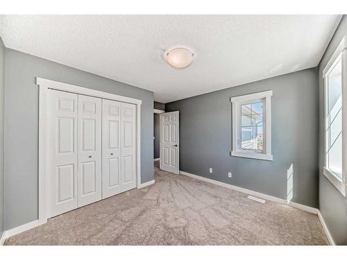 9 Sherwood Street Nw, Calgary, AB - Indoor Photo Showing Other Room