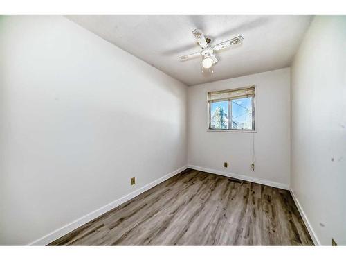 5709 56 Avenue, Red Deer, AB - Indoor Photo Showing Other Room