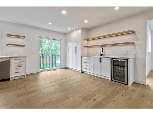 404 Canterbury Place Sw, Calgary, AB - Indoor Photo Showing Kitchen